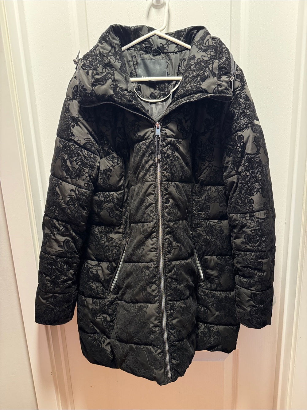 Women's Black Quilted Lace-Detail Puffer Jacket
